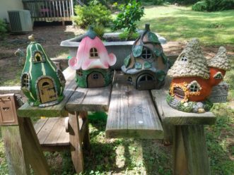 Miniature garden dwellings come in all shapes and sizes. LayLa Burgess, ©2018 HGIC, Clemson Extension
