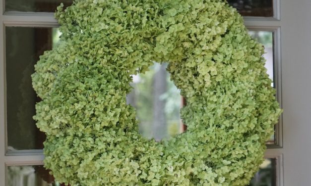 How to Make a Dried Hydrangea Wreath