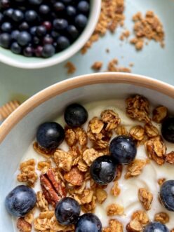 Fruit and yogurt are a great snack option for promoting a diverse gut microbiota.